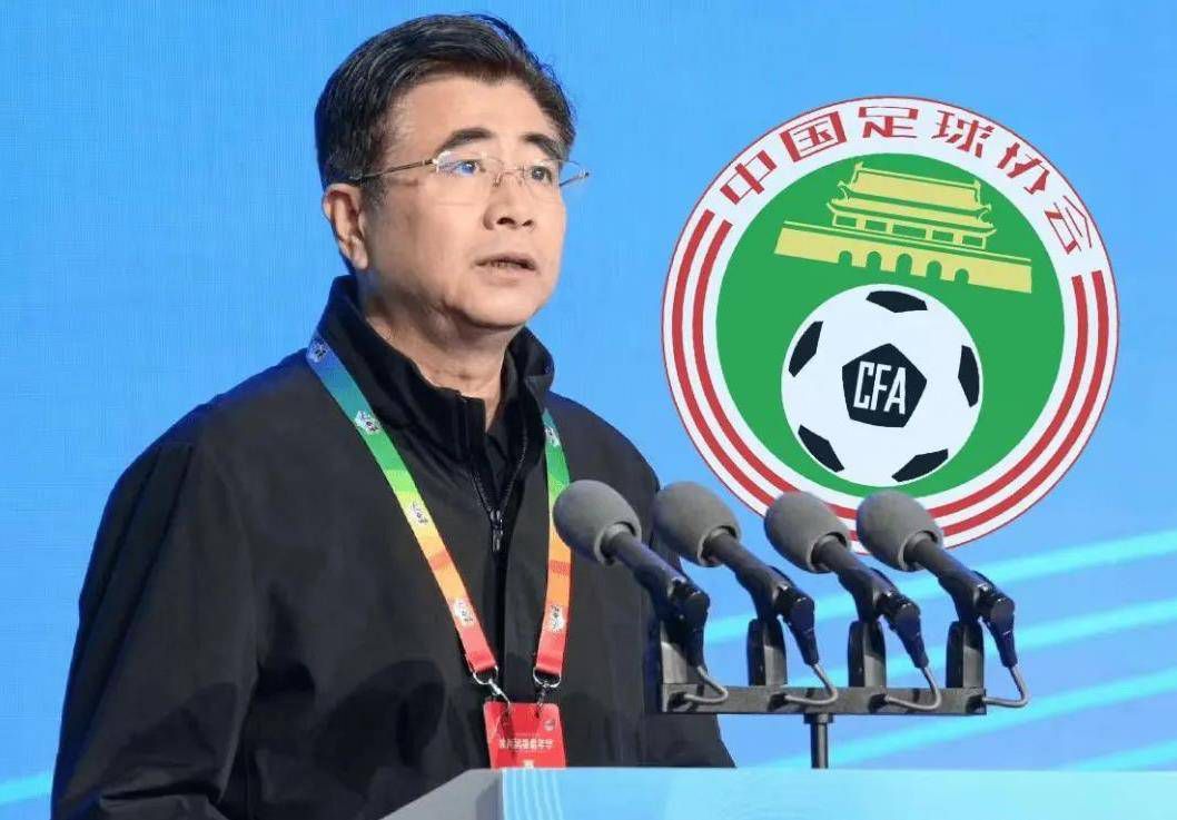 由叶小舟作为导演兼编剧，欧阳佳、雷诺儿、高翔、马筱哲、Warin Samrit（泰国）主演的科幻悬疑巨制《时空终点》今日定档1月12日全国公映，同时片方也发布了影片的首款概念海报，一个代表着巨大的莫比乌斯循环，电闪雷鸣乌云罩顶，这不仅是时间的末日循环还是生死的不断轮回